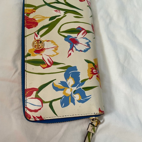 Wallet - Picture 2 of 3